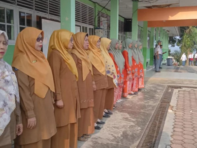 memperingati hari batik dan kesaktian pancasila