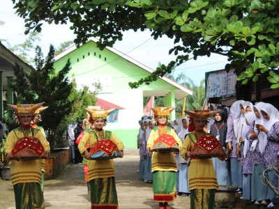 pembukaan perpisahan kelas XII 2025