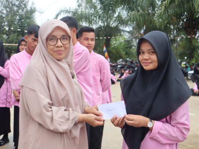 juara 3 jurnalistik dalam memeriahkan HUT RI tgl 18 agustus atas nama JULIA LARASATI