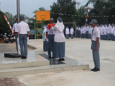 pelaksanaan upacara oleh purna paski 